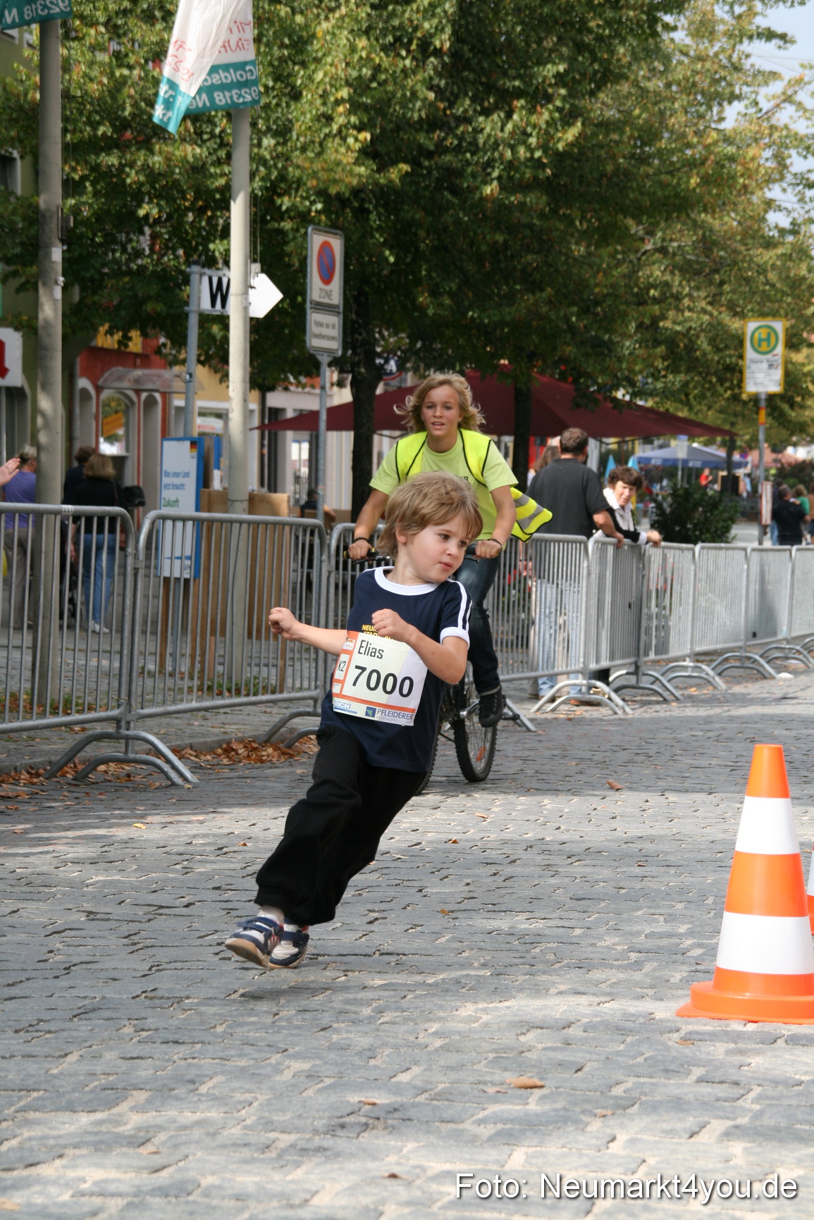 0138 Stadtlauf Neumarkt Bambinilaeufe 200909